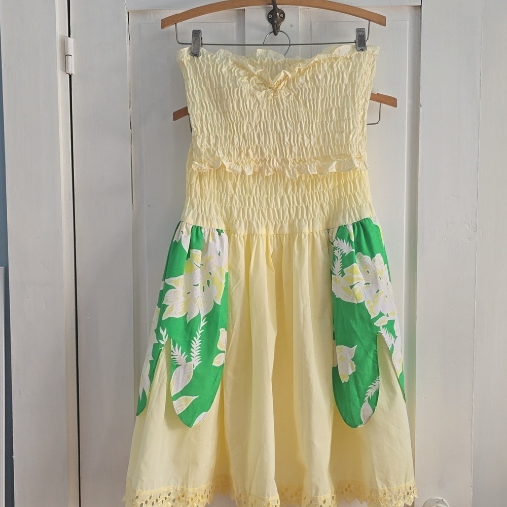 Cute Vintage Smocked Shirred Full Petal Skirt Set with Tube Top Eyelet Trim